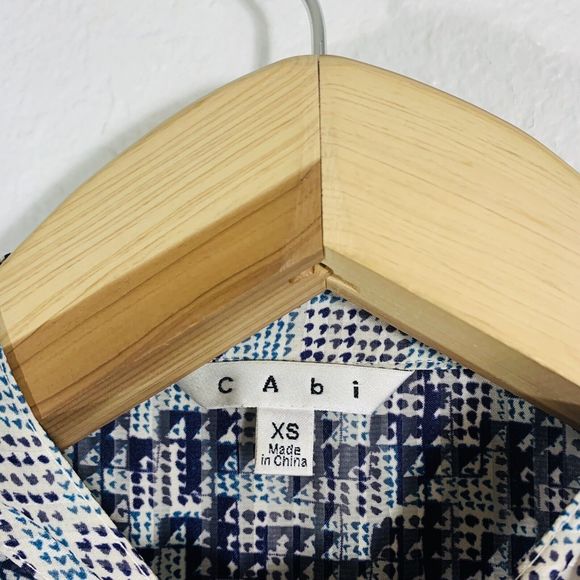 Cabi Geometric Quarter Button Up Blouse Size XS Women’s - Picture 5 of 9